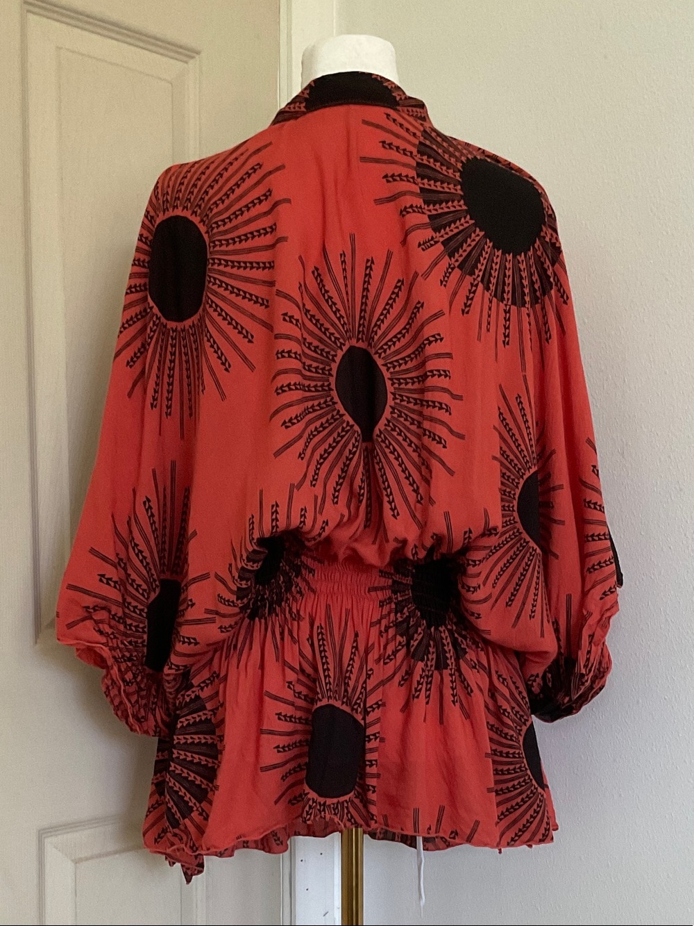 Flowy Blouse with Elastic waistband - Picture 5 of 5